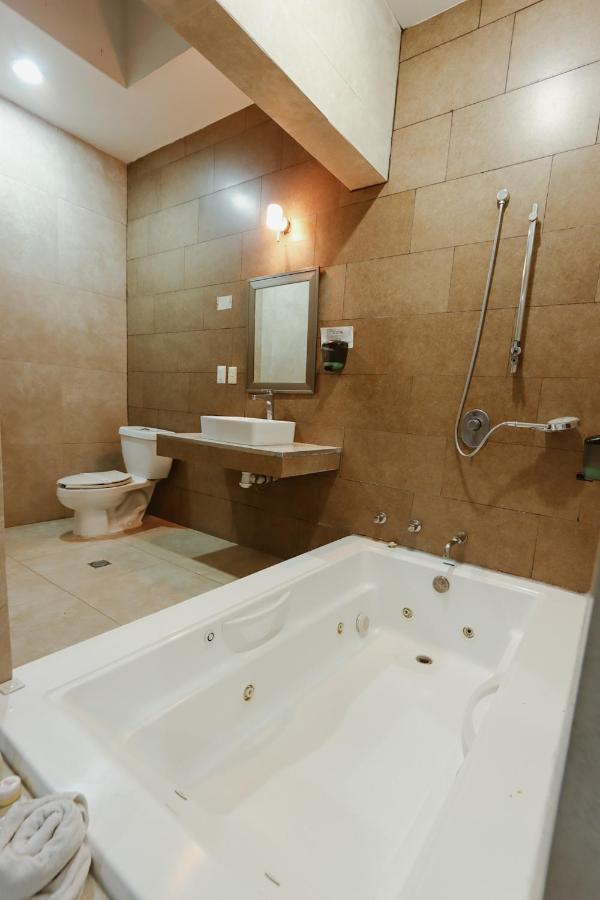 Auto Hotel Las Maravillas Santa Cruz Xoxocotlan Екстер'єр фото